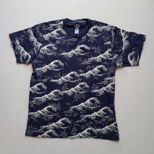 UNIQLO "The Great Wave off Kanagawa" T-shirt